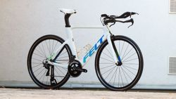 Felt B12 velikost 54 cm model 2018