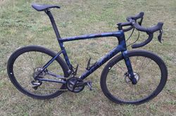 prodám SPECIALIZED Tarmac Disc Expert Satin Black/Chameleon/Tarmac Black 2020 58