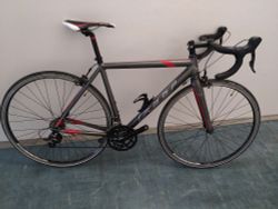 SILNIČNÍ KOLO FELT F95 2016