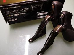 Prodám řadící páky Shimano Dura-Ace Di2 ST-9070