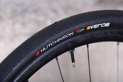 Hutchinson Overide 700x38c skládací - párkrát jeté