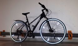 V záruce: Dámské trekové kolo MERIDA Crossway XT