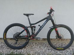 Karbonové enduro kolo CUBE Stereo 140 HPC TM v dobrém technickém stavu.