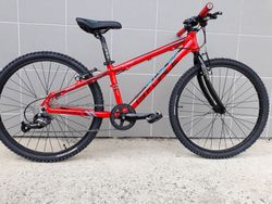 kolo 24" force rám ALU 1x9 NOVÉ, kliky 32zubů .......nová barva