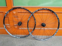 Zapletená kola Race Face AR 30