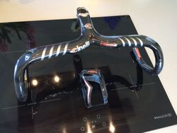 Prodám Karbonové kombo Cinelli RAM 2,šíře 44 cm,délka představce 13cm