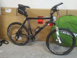 Prodám horské kolo, slušná výbava, 12,4 kg, najeto cca 500km, včetně vybavení