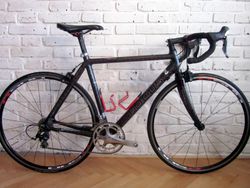 CELO-KARBON FOCUS CAYO na Shimano 105, 54 cm. Super stav.