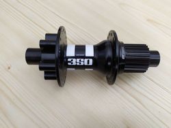 Zadní náboj DT Swiss 350, 12x142, 32 děr, Micro Spline