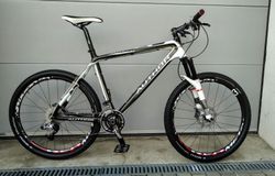 MTB karbonové kolo Author,vel.20,5,zachovalý a udržovaný stav. Původní cena 100.000,-