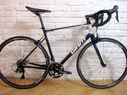 GIANT DEFY ALUXX na Shimano 105, vel M/L. Pěkný stav.