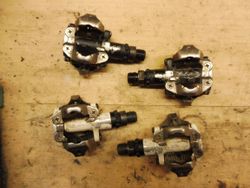 2 páry pedálů Shimano PDM 520