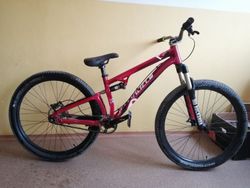 Dirt/slopestyle kolo Specialized P-slope