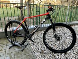 Karbonové kolo 29 Rockrider XC 900, vel XL, bezdušové, 500km najeto