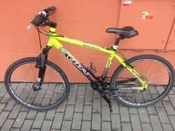 kolo Kellys Magnus cross country zářivé zelené barvy