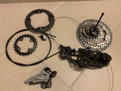 Prodám komplet převody. Shimano XT řazení 2x11, včetně přehazovačky, kazety, řetězu a přesmykače.