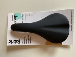 Sedlo Fabric Scoop Carbon
