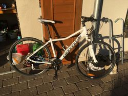 Dámské trekingové kolo Cannondale