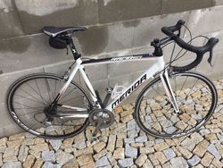 Prodám málo jeté silniční kolo Merida Race