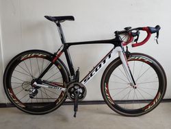 SCOTT FOIL, Sram RED, wattmeter POWERTAP SL+, kola ZIPP 404