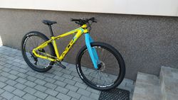 Nové superlehké (10,2 kg) juniorské kolo MRX 27,5"