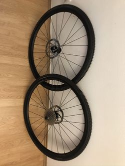 Zapletená kola Axis Sport + pláště Continental