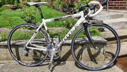 Silnička rám ALU, vidlice Carbon, sada Ultegra