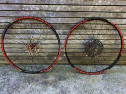 Mavic Crossmax Elite 29 - boost osy, ořech XD