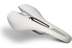 Téměř nové sedlo Specialized Toupé Expert - titanové lyžiny, karbonová skořepina, šíře 155mm