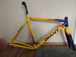 Silniční rám Giant