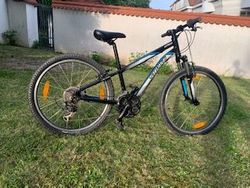 Prodám dětské kolo Specialized Hotrock 24 21spd blk/wht/cyan