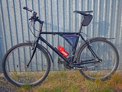Starší funkční MTB kolo (upravený a nastříkaný rám)