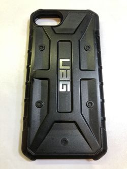 Obal na iPhone 8/7/6s Urban Armor Gear Pathfinder