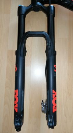 Prodám odpruženou vidlici Fox Float 36 Performance málo ježděnou 27,5 "