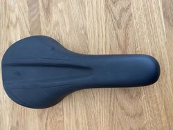 Prodám panské Sedlo Specialized Henge 143mm