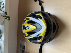 Cyklistická helma Giro