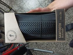 Nový plášť specialized sawtooth 38mm