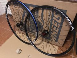 Zapletená kola Remerx Top Disc / Rocky Disc PRŮMYSLOVÁ LOŽISKA pevné osy
