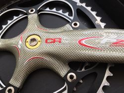 PZ Racing White Carbon Aero Kliky Karbon + FSA Ti středová osa