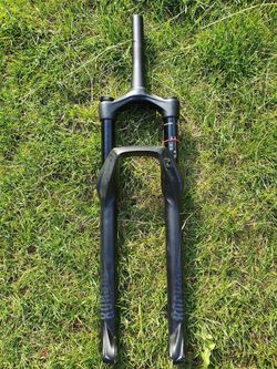 Nová vidlice Rock Shox Sektor RL 100 mm, Debon Air, boost 15x110, krk tapered 18 cm