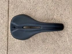 Sedlo Specialized Phenom Comp 143