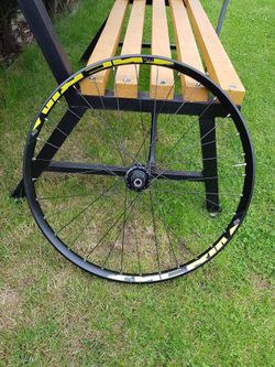 Zadní DH kolo 27,5 - 148x12 Boost + Tubeless