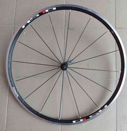 Prodám zapletená kola SHIMANO RS10 na ND.