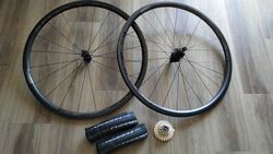 Set Zapletena kola Force carbon 30, plaste, kazeta 11s