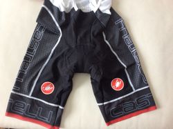 Prodám nové kraťasy CASTELLI Free Aero Rosso Corsa velikost L