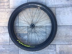 Zapletené kolo Roval Traverse 29