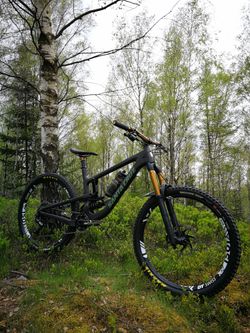 Santa Cruz Nomad CC MK4 2019, vel.L, stavba, TOP stav (možno i na nižších nových komponentech)