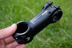 Představec Giant Contact SL 90mm pro sloupek 1 1/4“ + redukce na 1 1/8“