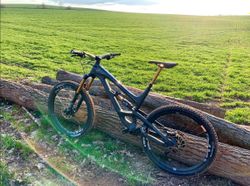 YT CAPRA 27 CF PRO RACE 2019