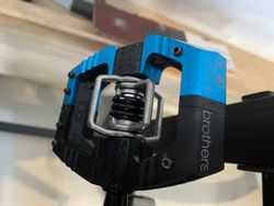 Prodam pedály Crankbrothers MALET E-LS s kufry